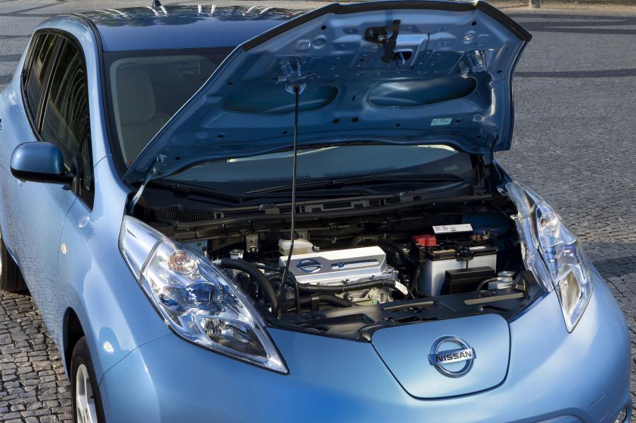  Nissan Leaf 2010 года  (фото 61 из 77)